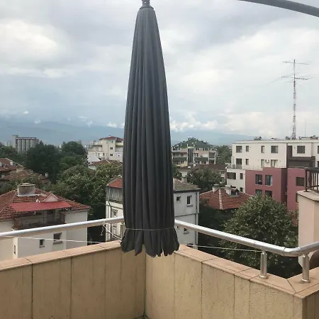 Central Mezonette Apartm بلوفديف